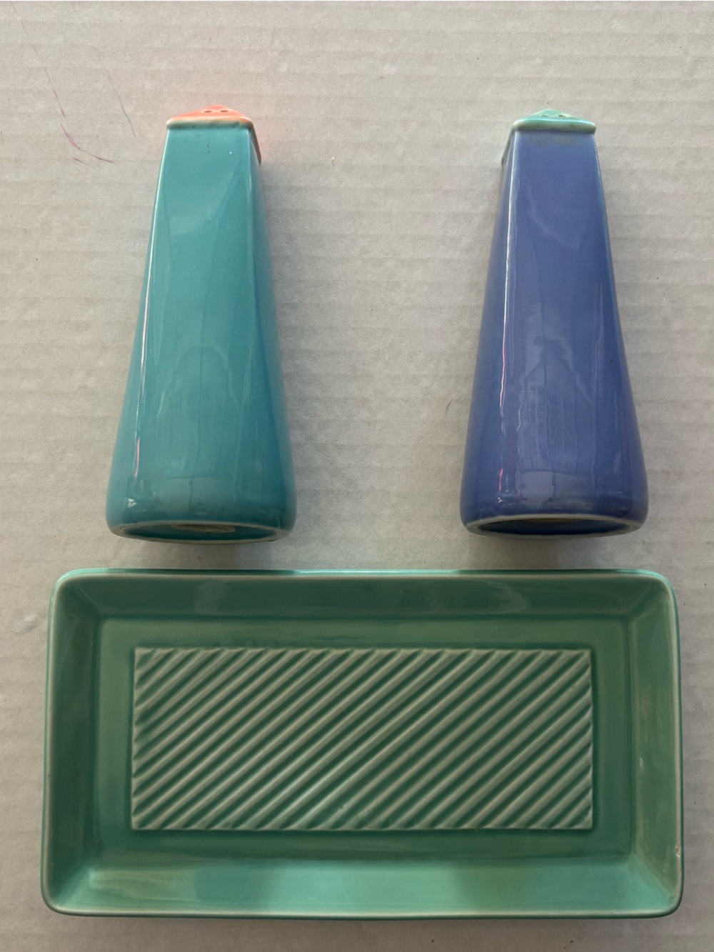 Lindt Stymeist COLORWAYS 5 1/4" SALT & PEPPER SHAKERS Turquoise Pink Blue Green